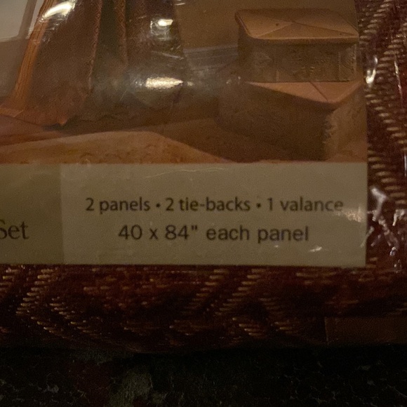 Royalton 5 piece Drapery and Valance set - Picture 6 of 6